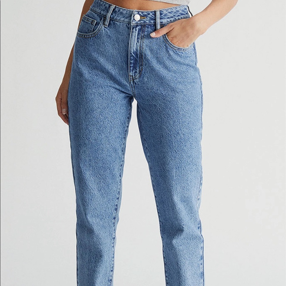 brand new never worn before blue wash mom jeans.   perfect for back to school